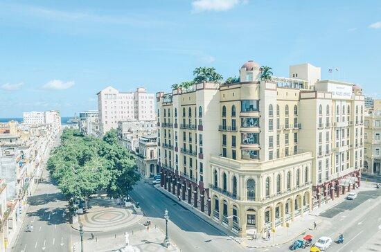 los-25-anos-del-hotel-parque-central-de-cuba