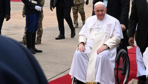 papa-francisco-regresa-al-vaticano-tras-recibir-el-alta-hospitalaria