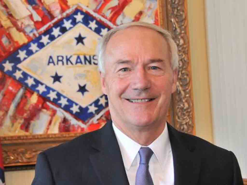 exgobernador-de-arkansas-anuncia-candidatura-para-presidencia-de-eeuu