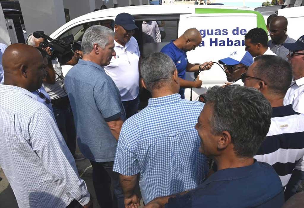 díaz-canel-agua-habana