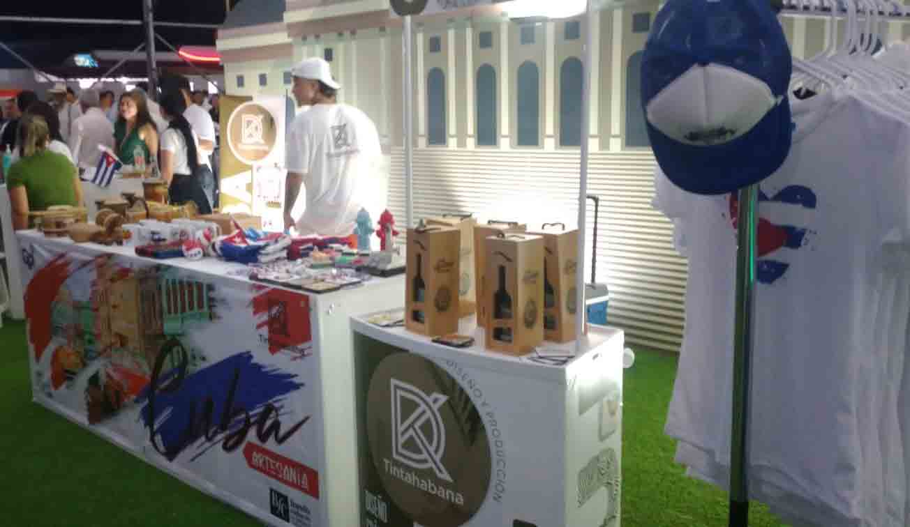 viceministro-cubano-de-cultura-elogia-productos-en-feria-de-mexico