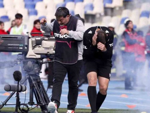 suspenden-por-violencia-clasico-universitario-de-futbol-chileno