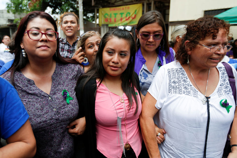 llaman-a-mejorar-la-situacion-de-las-mujeres-en-el-salvador