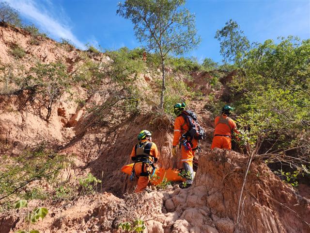  montanistas-y-rescatistas-buscan-hidrocarburos-en-bolivia