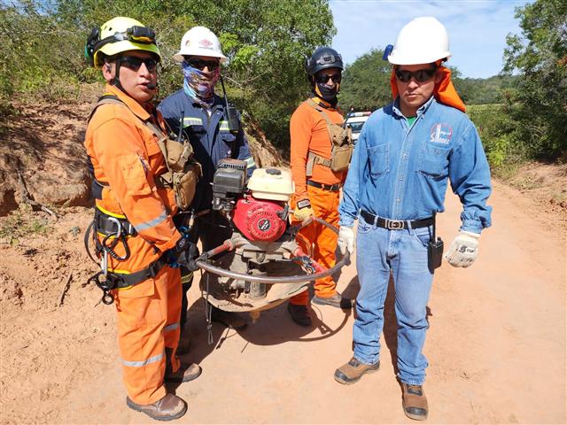  montanistas-y-rescatistas-buscan-hidrocarburos-en-bolivia