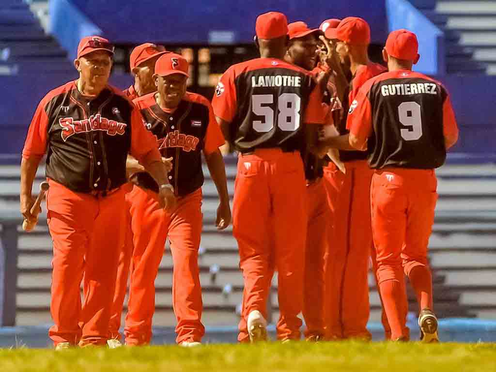 santiago-conserva-liderato-en-beisbol-de-cuba