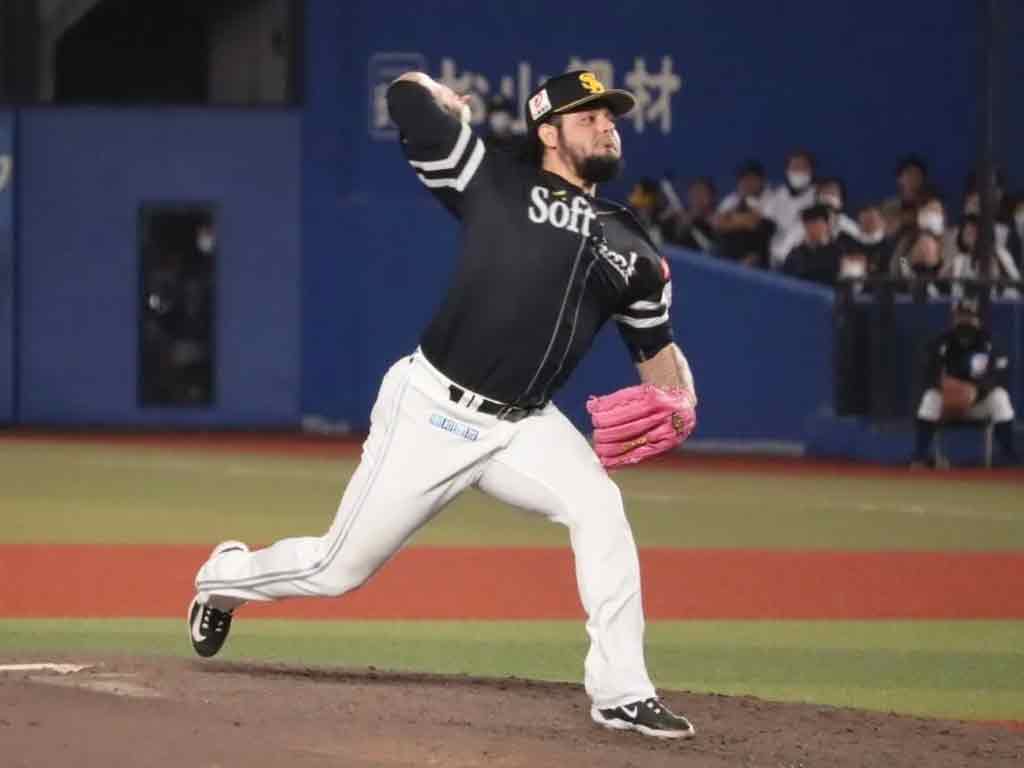 mexicano-osuna-mantuvo-labor-perfecta-en-beisbol-japones