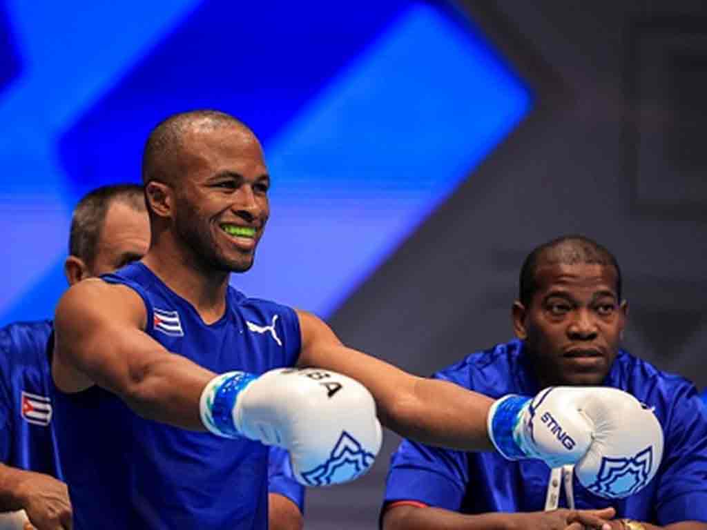 lazaro-alvarez-extiende-racha-victoriosa-de-cuba-en-mundial-de-boxeo