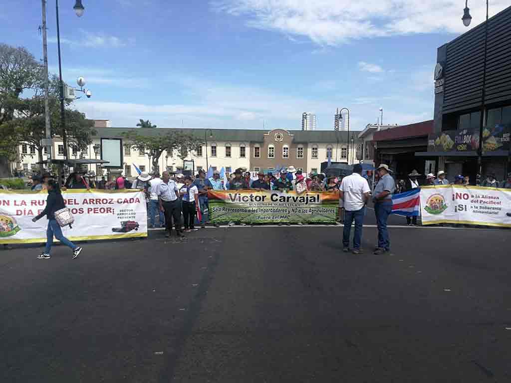  marcharon-costa-rica-contra-leyes-antiobreras-y-defensa-seguro-social