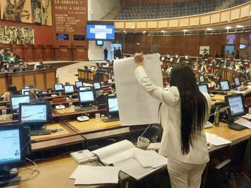 el-juicio-politico-a-lasso-busca-salvar-la-patria-afirma-asambleista