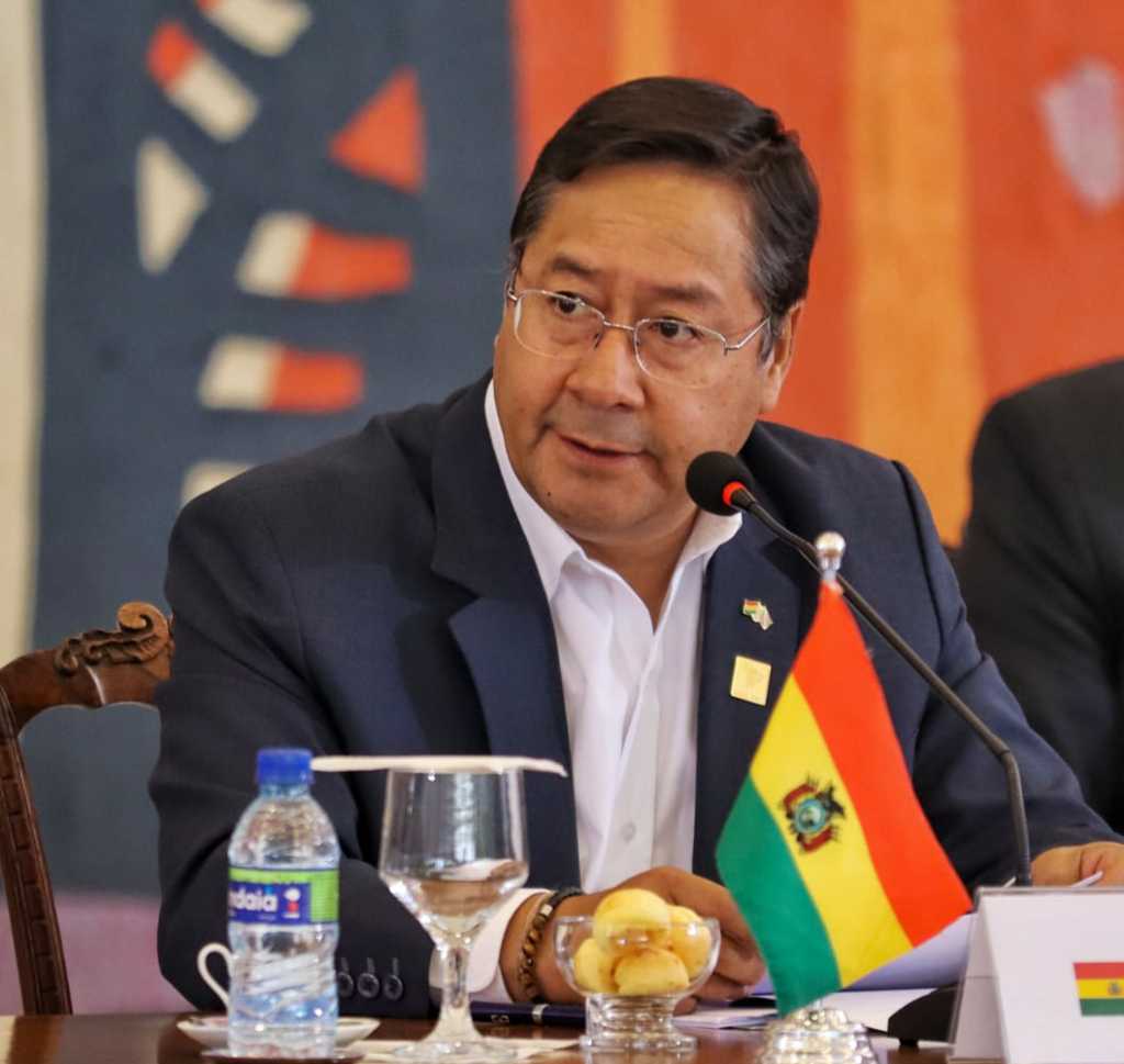 presidente-de-bolivia-elogia-superavit-en-balanza-comercial