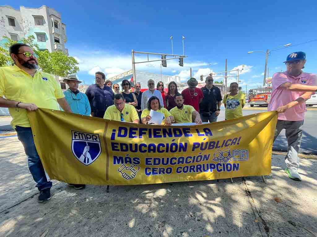 denuncian-desmantelan-sistema-publico-educativo-en-puerto-rico