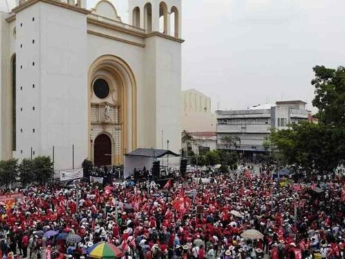 salvadorenos-exigen-al-gobierno-de-bukele-mejoras-economicas