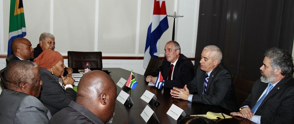  se-reune-vicecanciller-cubano-con-lider-del-parlamento-sudafricano