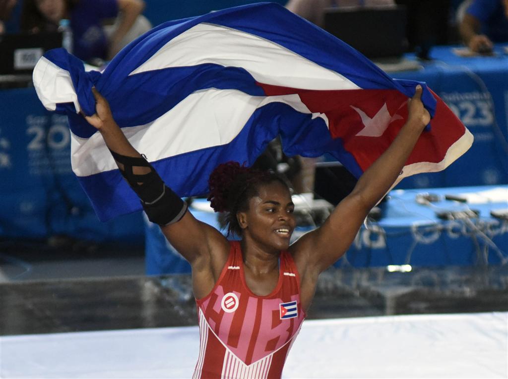  cuba-rozo-la-perfeccion-en-lucha-femenina-de-san-salvador-2023