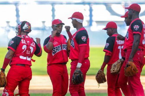 lider-santiago-de-cuba-por-rematar-a-la-isla-en-beisbol-cubano