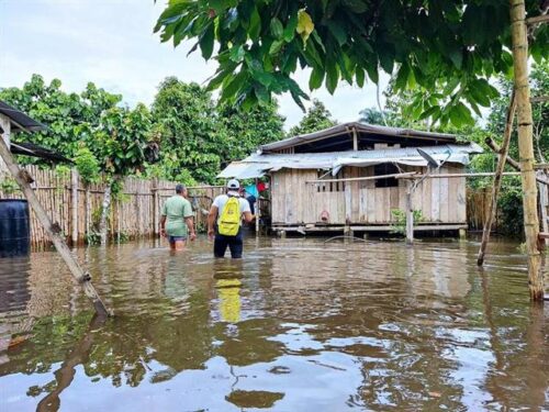 lluvias-provocan-inundaciones-en-ciudad-de-ecuador