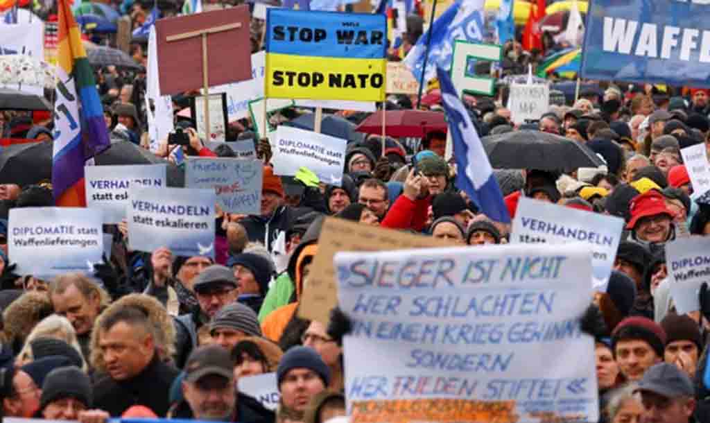 cientos-de-personas-protestan-en-alemania-contra-maniobras-de-otan