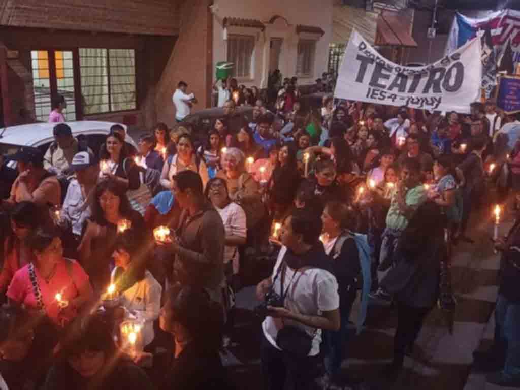 ciudad-argentina-entra-a-sexto-dia-de-marchas-por-mejoras-salariales