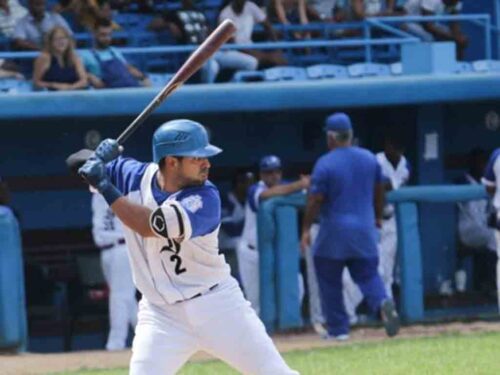 leones-ascienden-al-septimo-puesto-en-torneo-cubano-de-beisbol