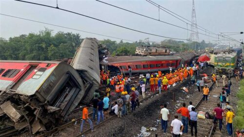 arrestan-en-india-a-tres-personas-sobre-caso-de-accidente-ferroviario