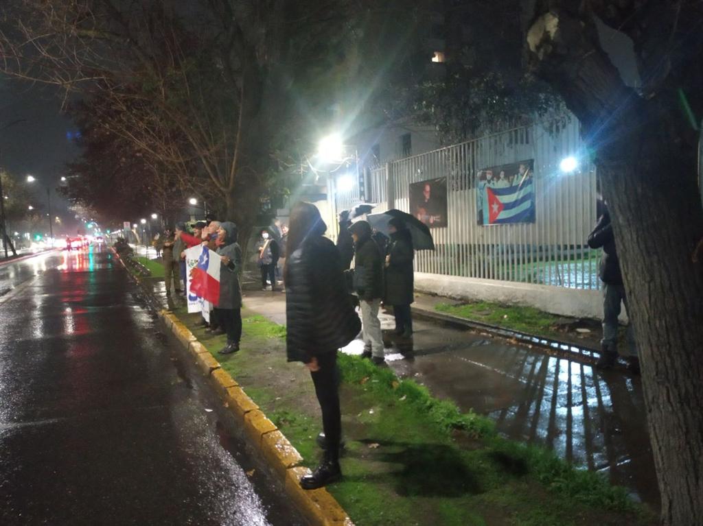 chilenos-solidarios-expresan-respaldo-a-la-revolucion-cubana