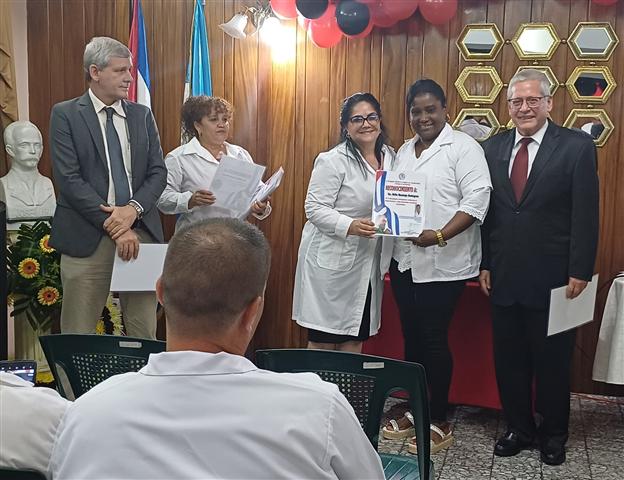  despedida-de-medicos-de-cuba-en-guatemala-dedicada-al-moncada