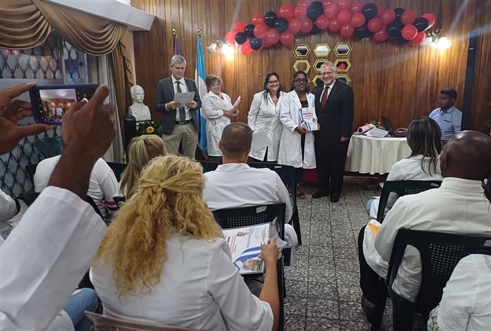  despedida-de-medicos-de-cuba-en-guatemala-dedicada-al-moncada