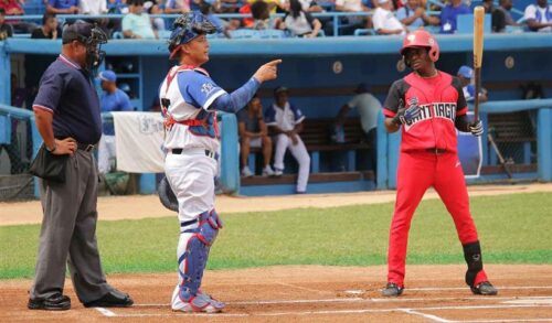 leones-y-avispas-empieza-el-clasico-en-semifinal-del-beisbol-cubano