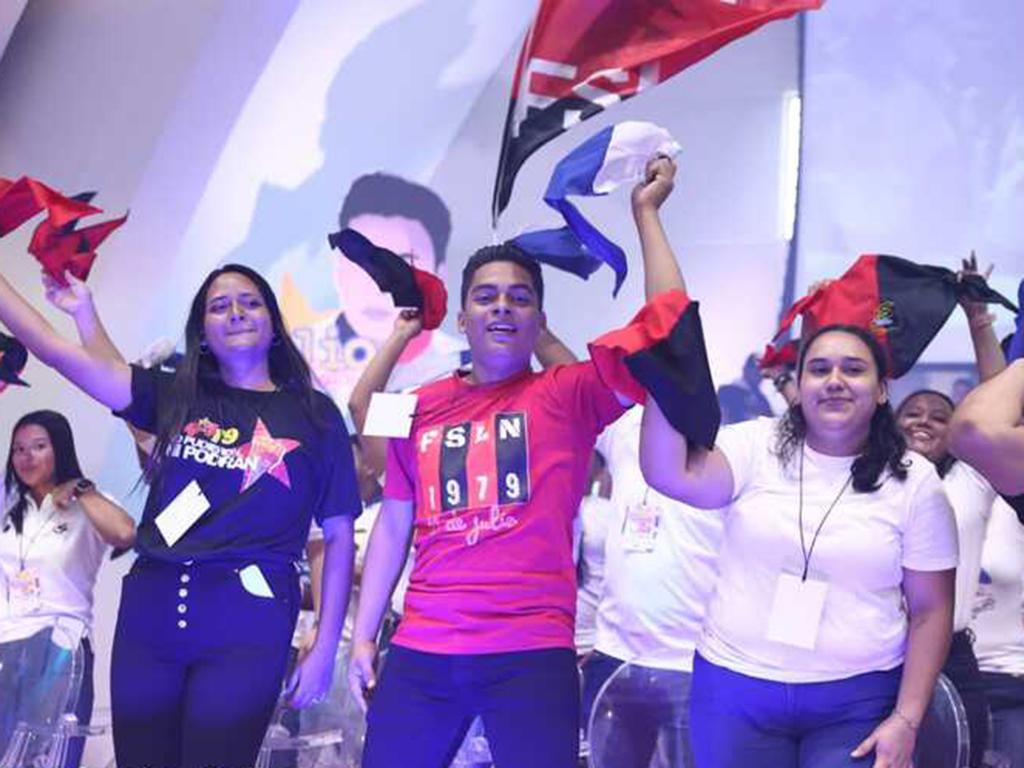  jovenes-nicaraguenses-ratifican-respaldo-a-la-revolucion