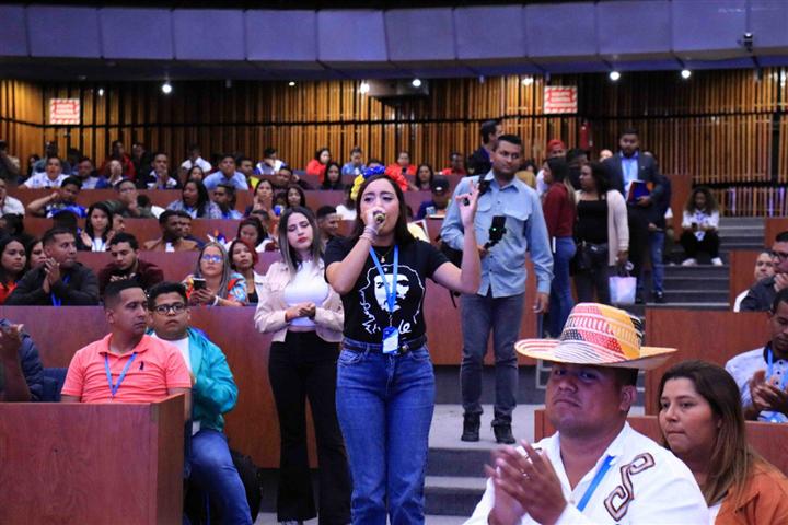 jovenes-parlamentarios-de-venezuela-ratificaron-lealtad-a-hugo-chavez