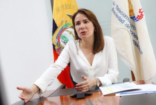 gobierno-de-ecuador-busca-firmar-nuevos-contratos-de-telefonia-movil