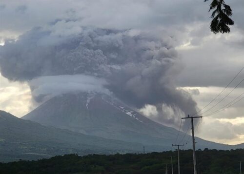 registran-en-nicaragua-explosion-moderada-en-volcan-san-cristobal