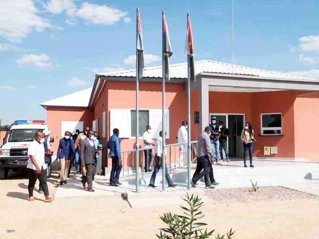 avalan-en-angola-obras-para-salud-y-educacion