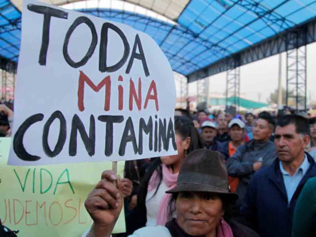 exigen-en-ecuador-poner-fin-a-decreto-sobre-actividad-minera