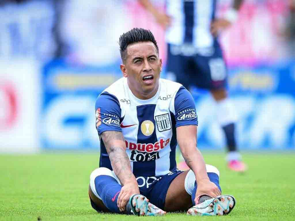 futbolista-cueva-pide-perdon-tras-indisciplina-en-peru