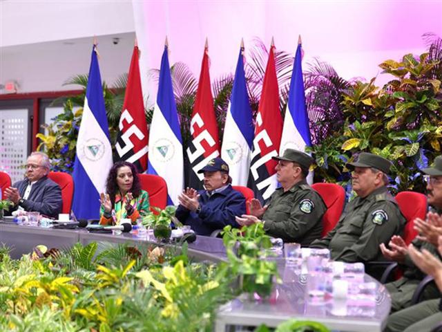  daniel-ortega-destaca-compromiso-de-fuerza-aerea-de-nicaragua