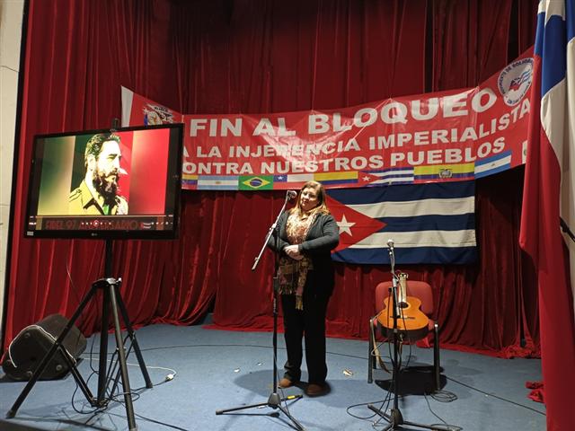celebran-en-chile-cumpleanos-97-del-lider-revolucionario-fidel-castro
