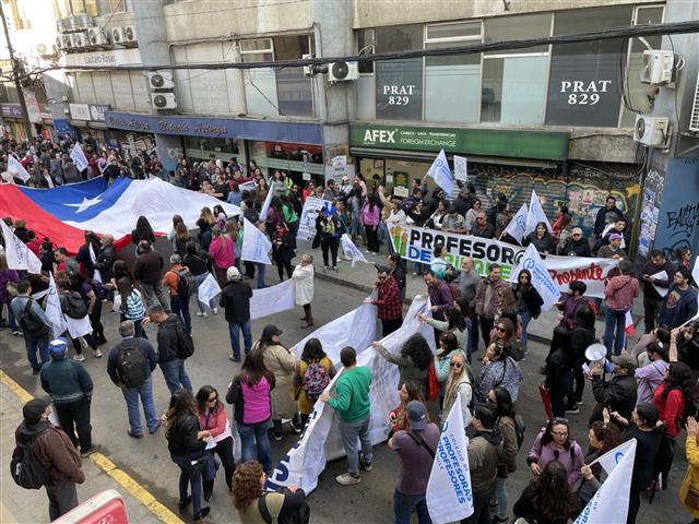  docentes-chilenos-esperan-medidas-concretas-frente-a-crisis-educativa