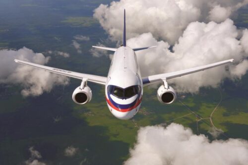 avion-comercial-desarrollado-en-rusia-realiza-su-primer-vuelo