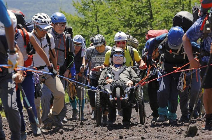 japones-nonagenario-alcanza-cima-del-monte-fuji