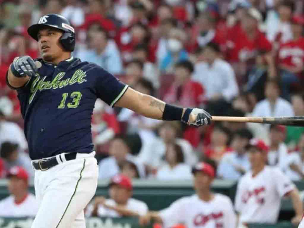 venezolano-osuna-alcanza-su-jonron-16-en-beisbol-japones