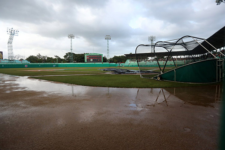 estadio-juego-las-tunas-industrailes