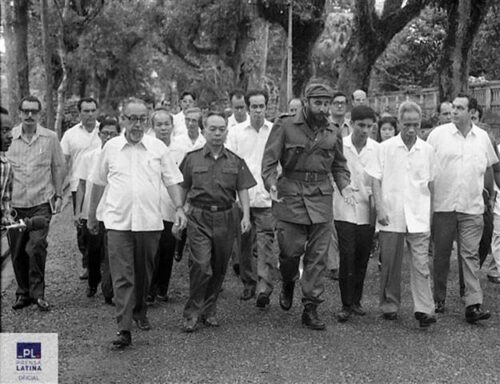 Fidel en Vietnam casa Ho Chi Minh