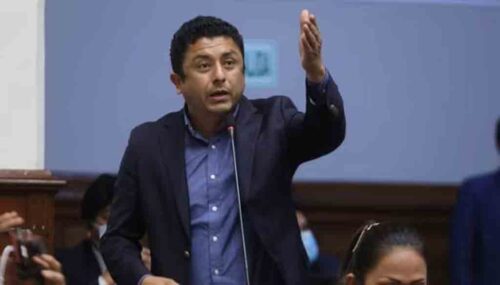 congresista-peruano-investigado-se-pone-a-disposicion-de-la-fiscalia