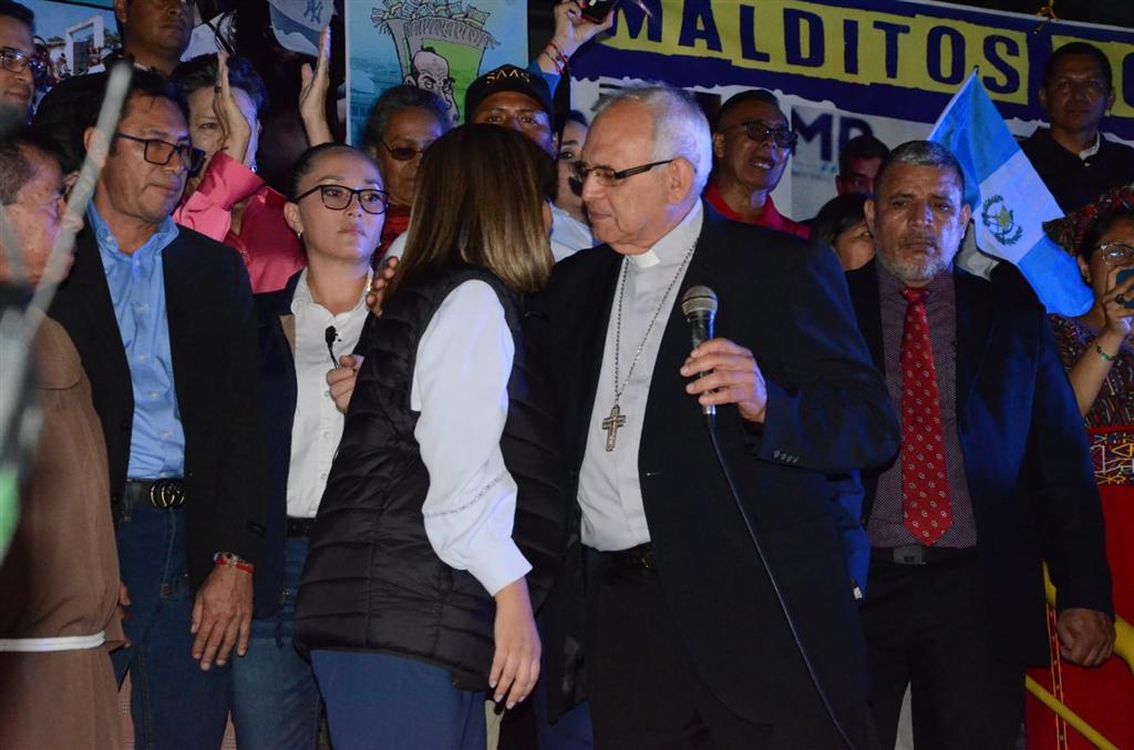  presidente-electo-de-guatemala-presenta-amparo-ante-corte