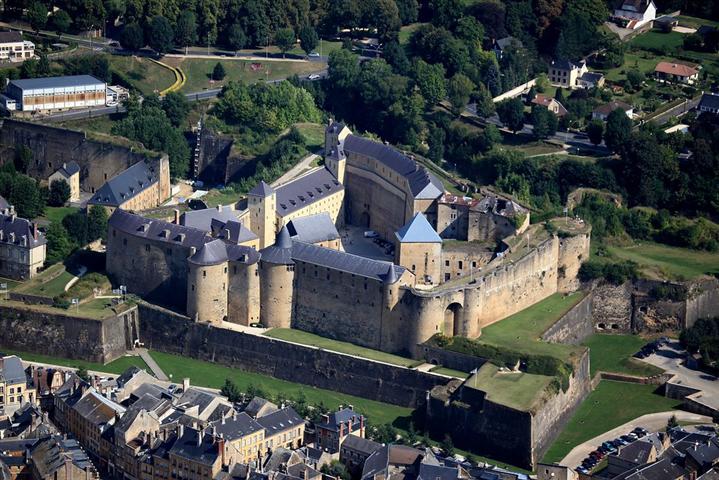 fuerte-sedan-considerado-el-monumento-favorito-de-los-franceses