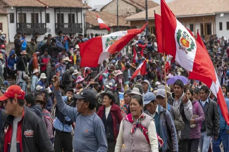 peru-hay-golpes-en-la-vida-tan-fuertes