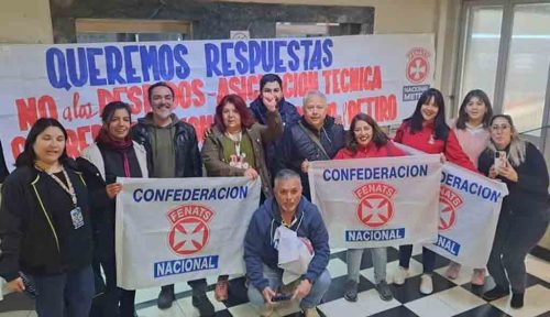 trabajadores-chilenos-toman-ministerio-de-salud-en-rechazo-a-despidos