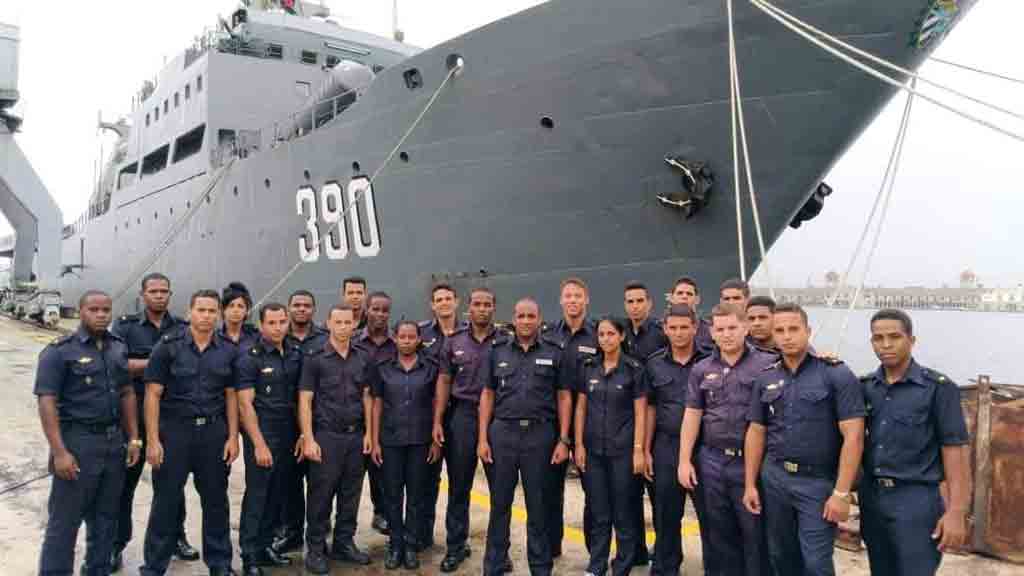 autoridades-de-cuba-saludan-aniversario-60-de-marina-de-guerra